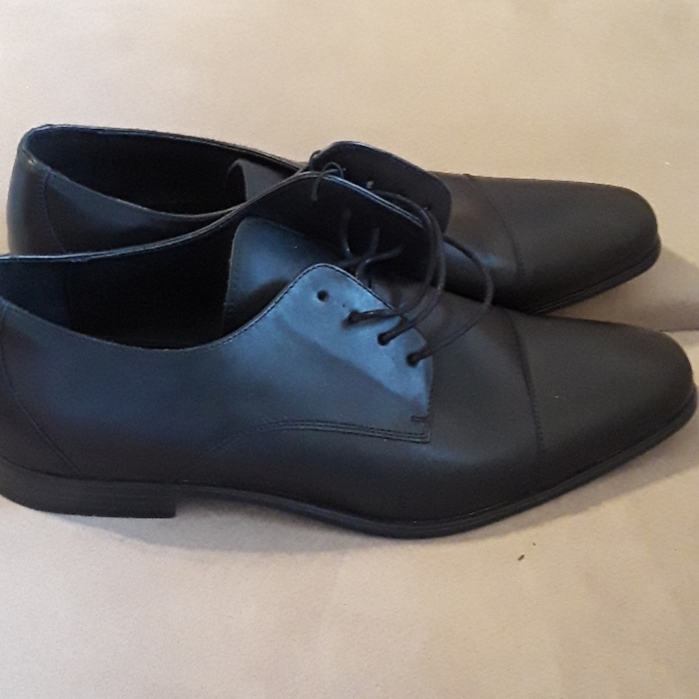 Shoes - Picture 2 of 3